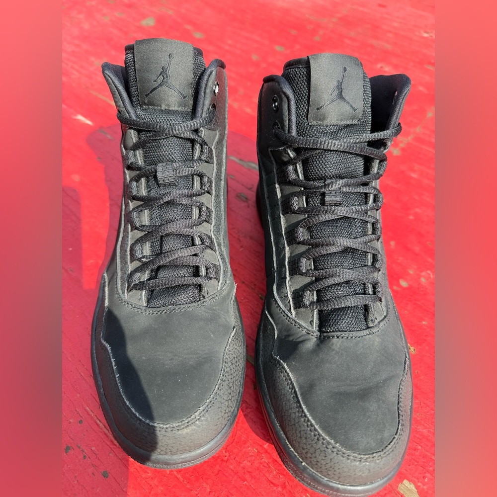Jordan All-Black Athletic Sneakershhg